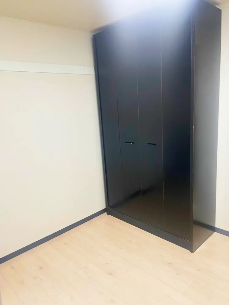 東大阪のだいこく介護館　部屋の机写真